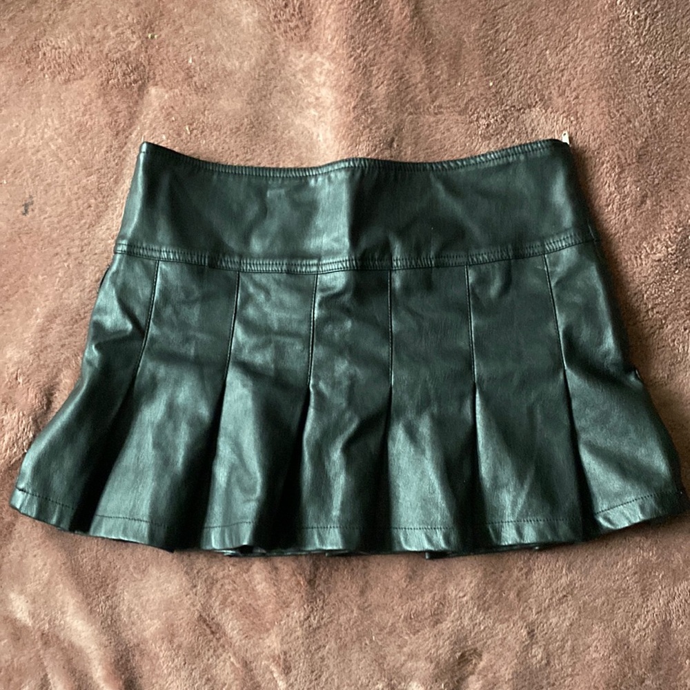 Faux leather pleated skirt